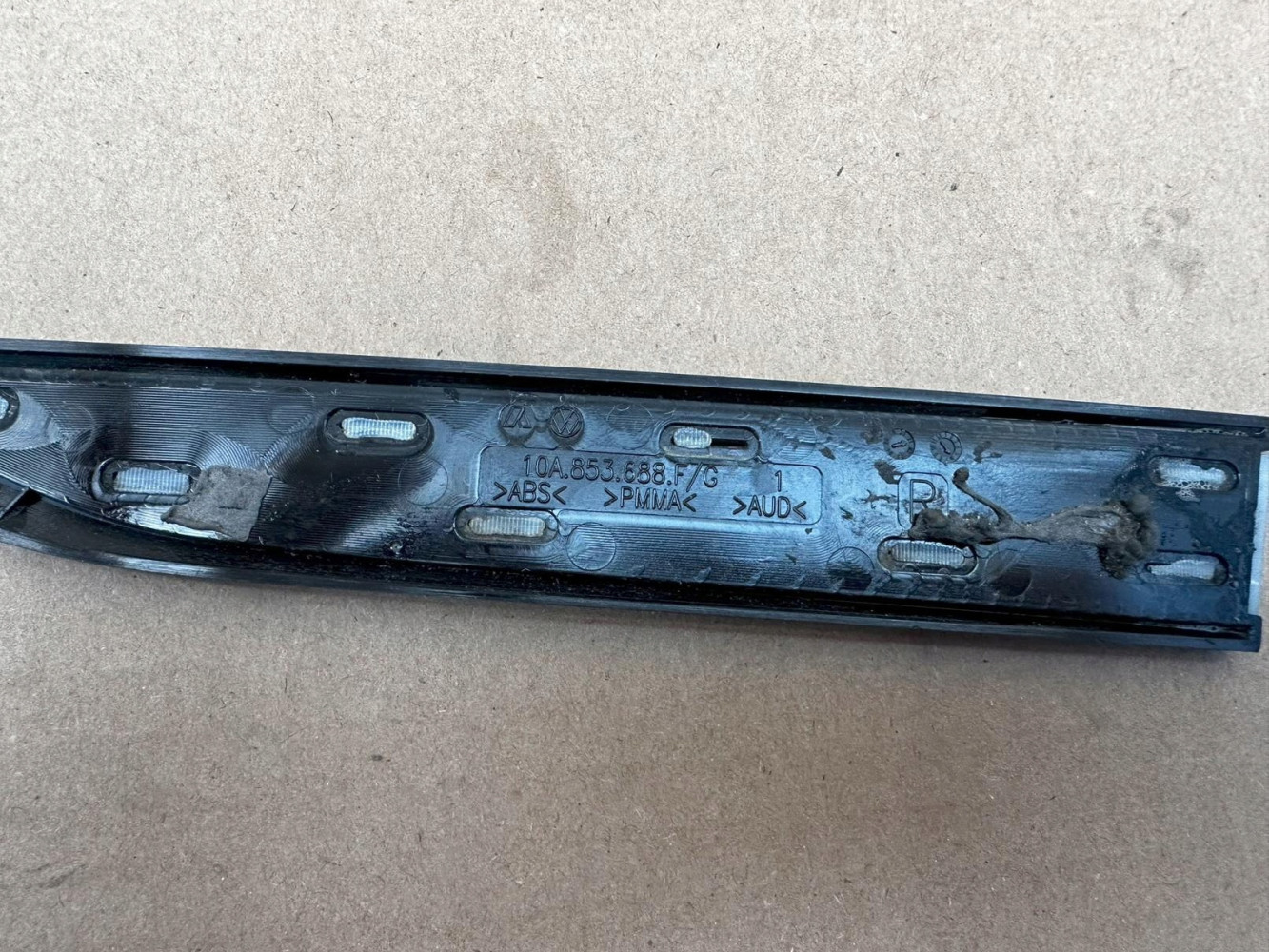 VW ID4 ID.4 PRO 10A.853.688.F/G ZNACZEK ORYGINAŁ - (17326753273)