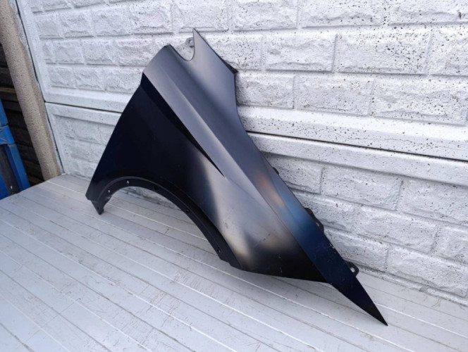 SEAT ARONA BŁOTNIK PRZEDNI PRAWY NOWY - (17326775247)