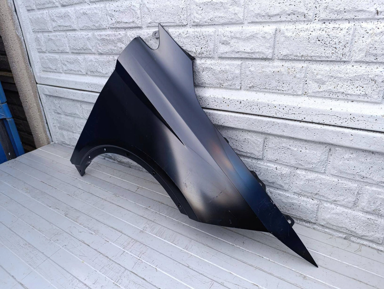 SEAT ARONA BŁOTNIK PRZEDNI PRAWY NOWY - (17326775247)