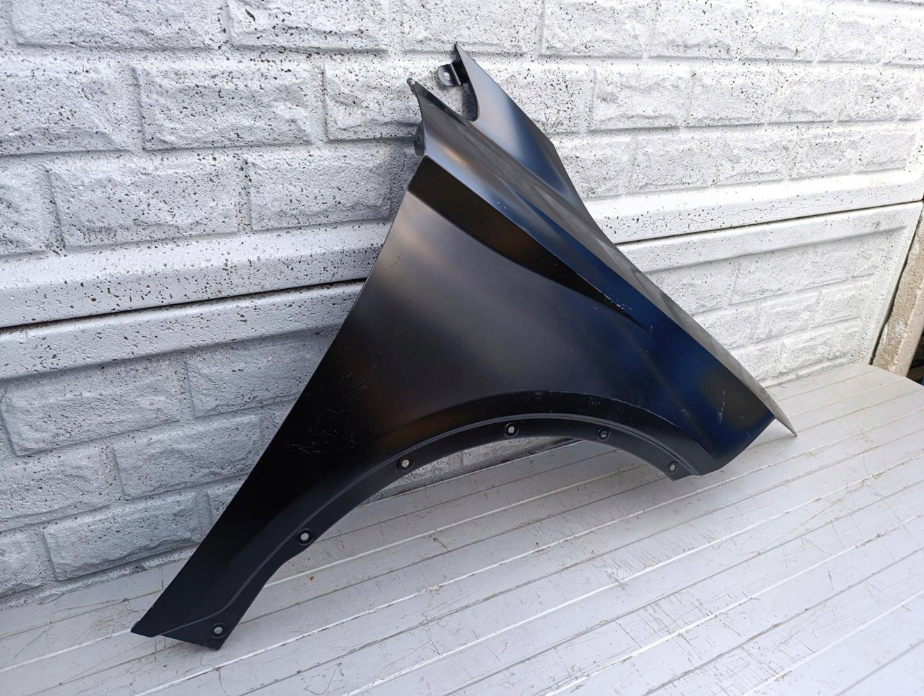 SEAT ARONA BŁOTNIK PRZEDNI PRAWY NOWY - (17326775247)