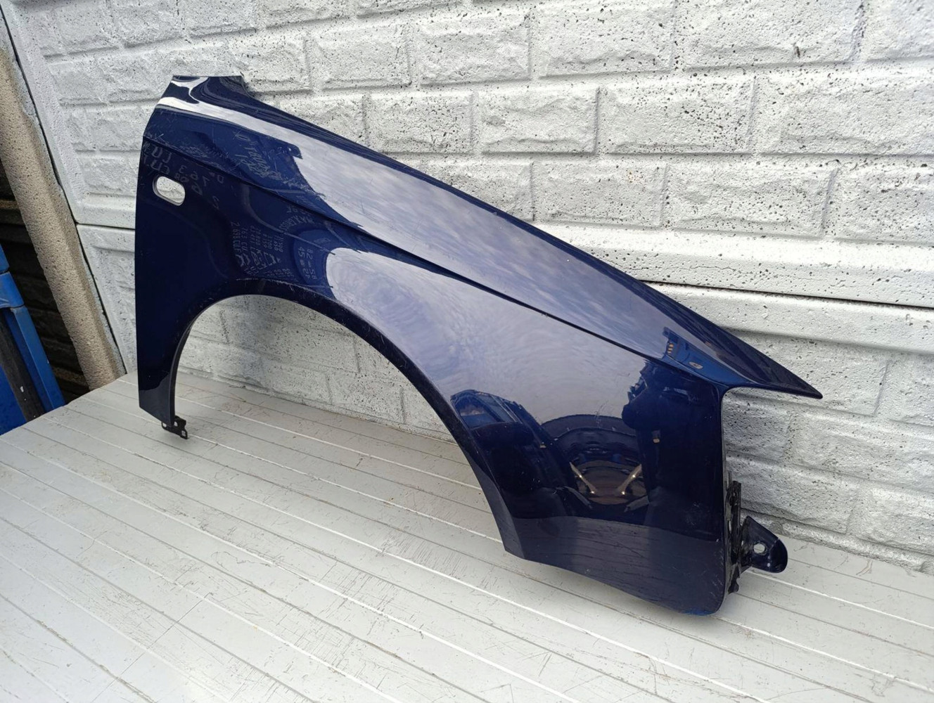 SEAT EXEO BŁOTNIK PRAWY PRZEDNI - (17326941348)