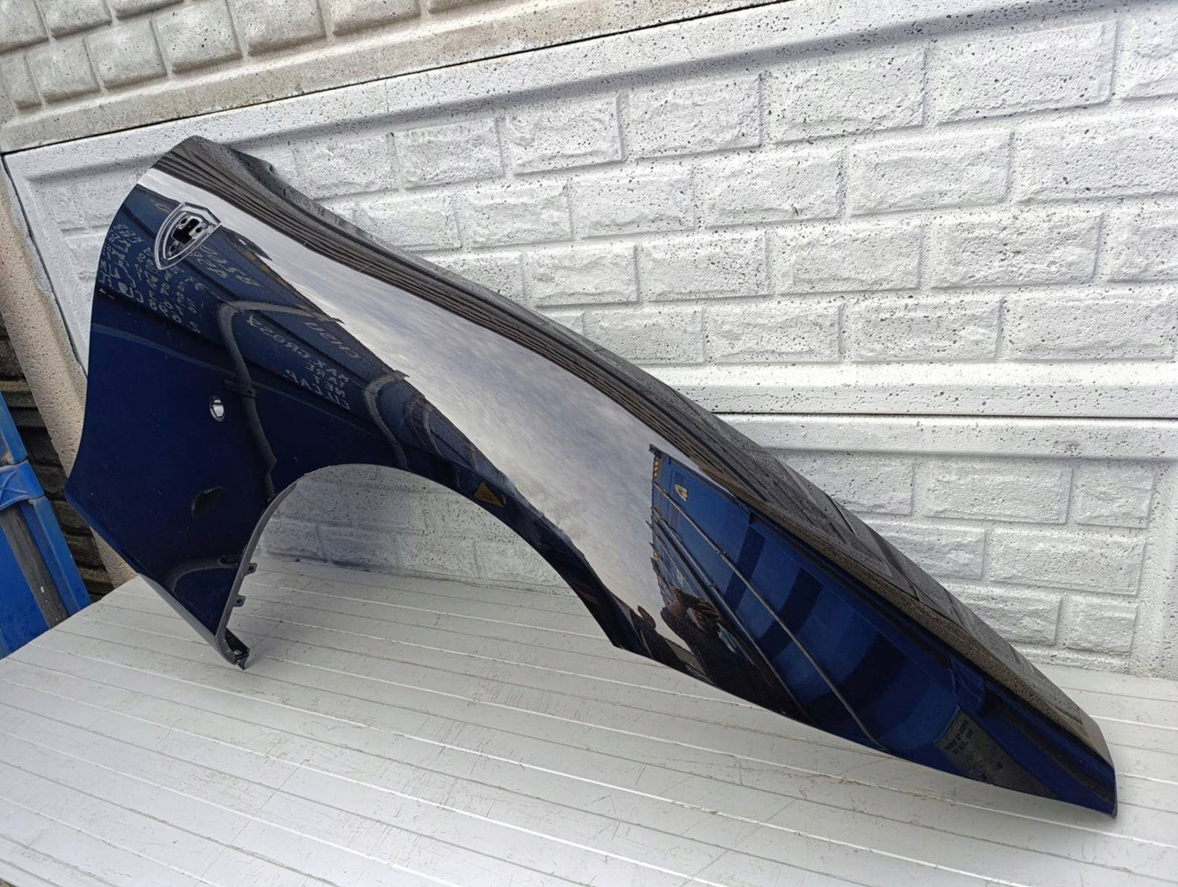 FERRARI ROMA 985882963 BŁOTNIK PRAWY PRZEDNI - (17327041482)