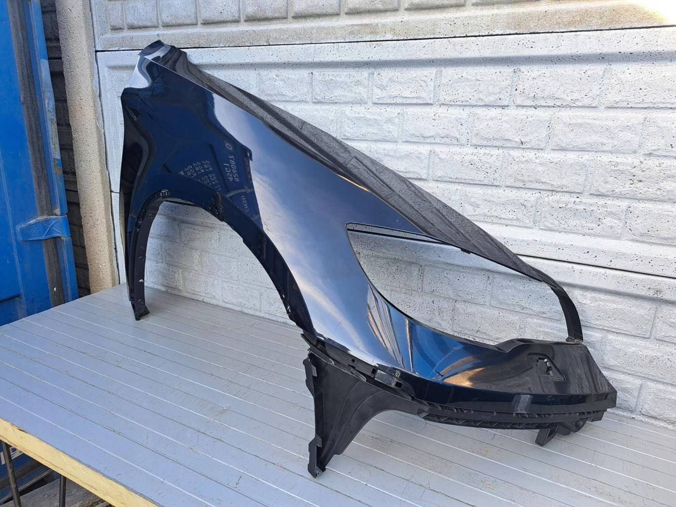 BMW X6 E71 2007-14 BŁOTNIK PRZEDNI LEWY - (17327825193)