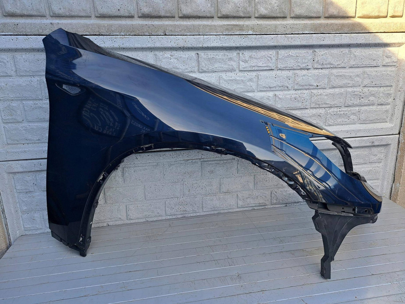BMW X6 E71 2007-14 BŁOTNIK PRZEDNI LEWY - (17327825193)