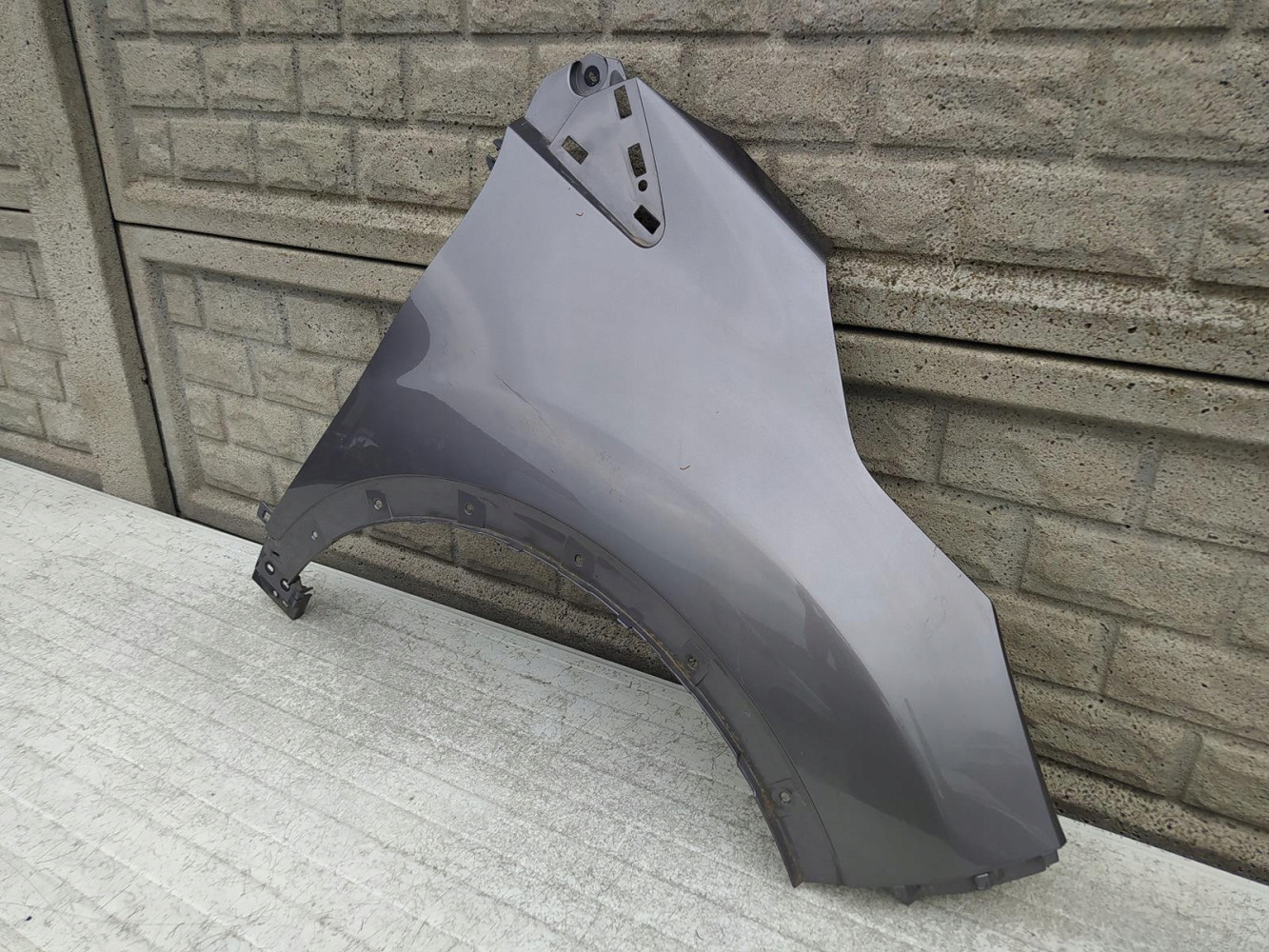 RENAULT CAPTUR 13-18 BŁOTNIK PRZEDNI PRAWY - (12222479651)