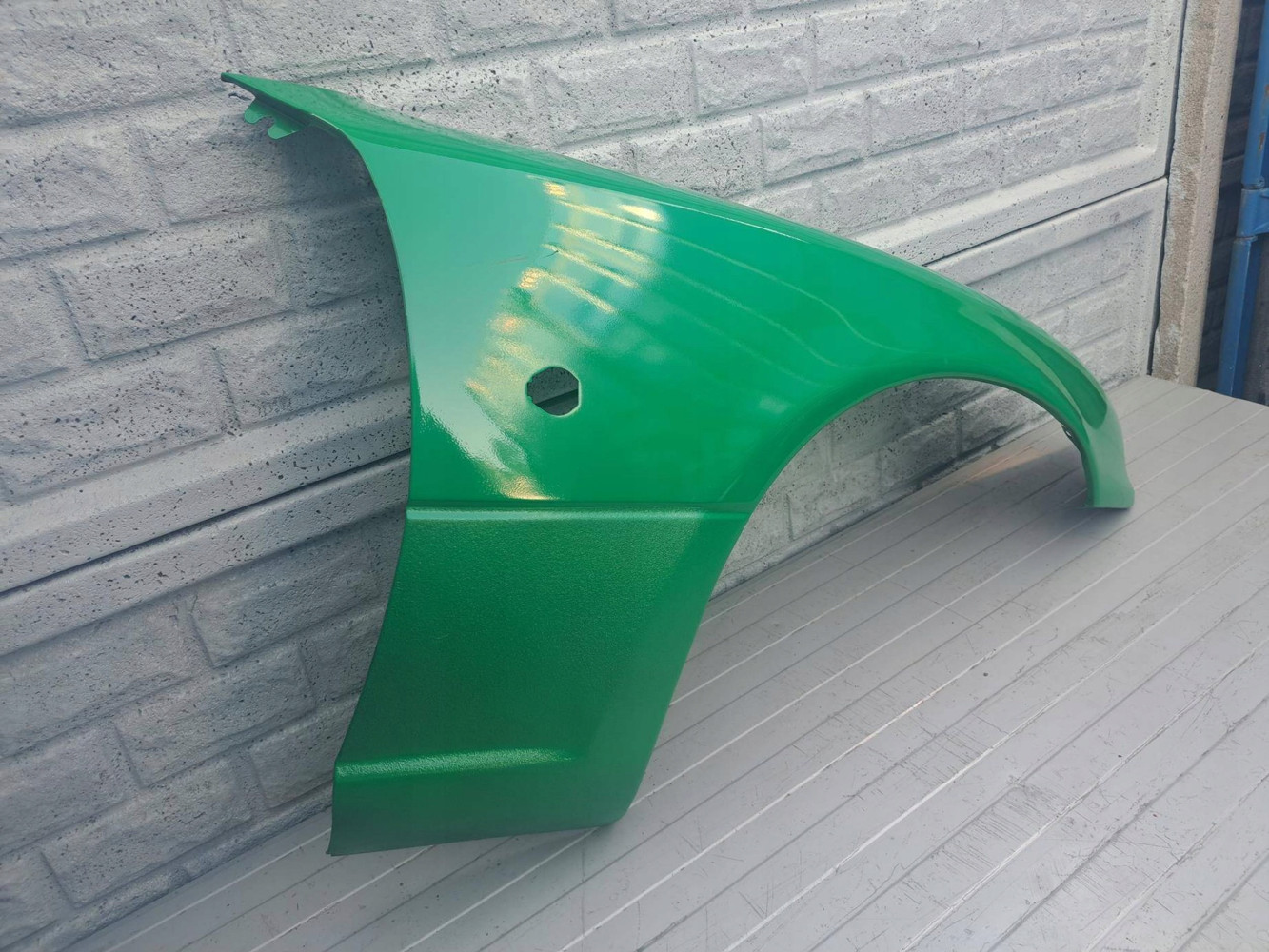 BŁOTNIK PRZEDNI PRAWY MAZDA MX5 1989-1998 MIATA - (17330354776)