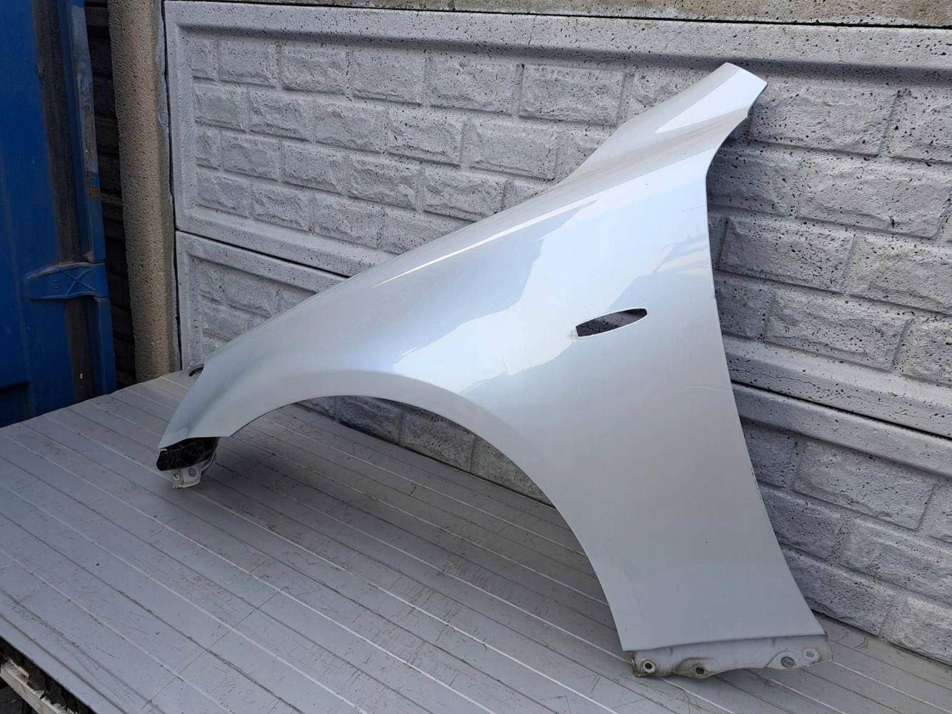 LEXUS IS 220 250 350 05-13 BŁOTNIK PRZEDNI LEWY - (17330425529)