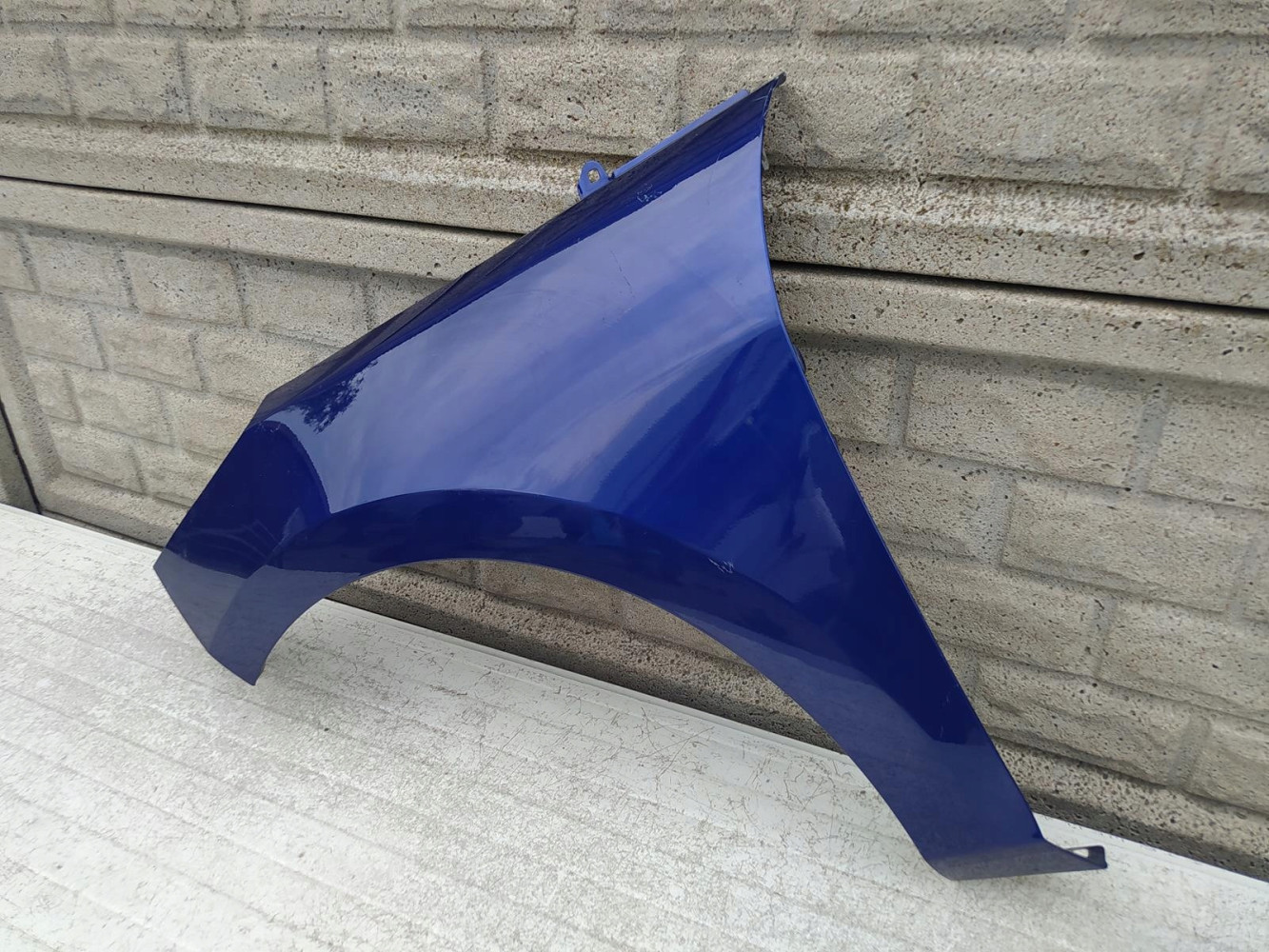FORD FIESTA Mk8 MK 8 16-22 BŁOTNIK PRZEDNI LEWY - (12222540979)