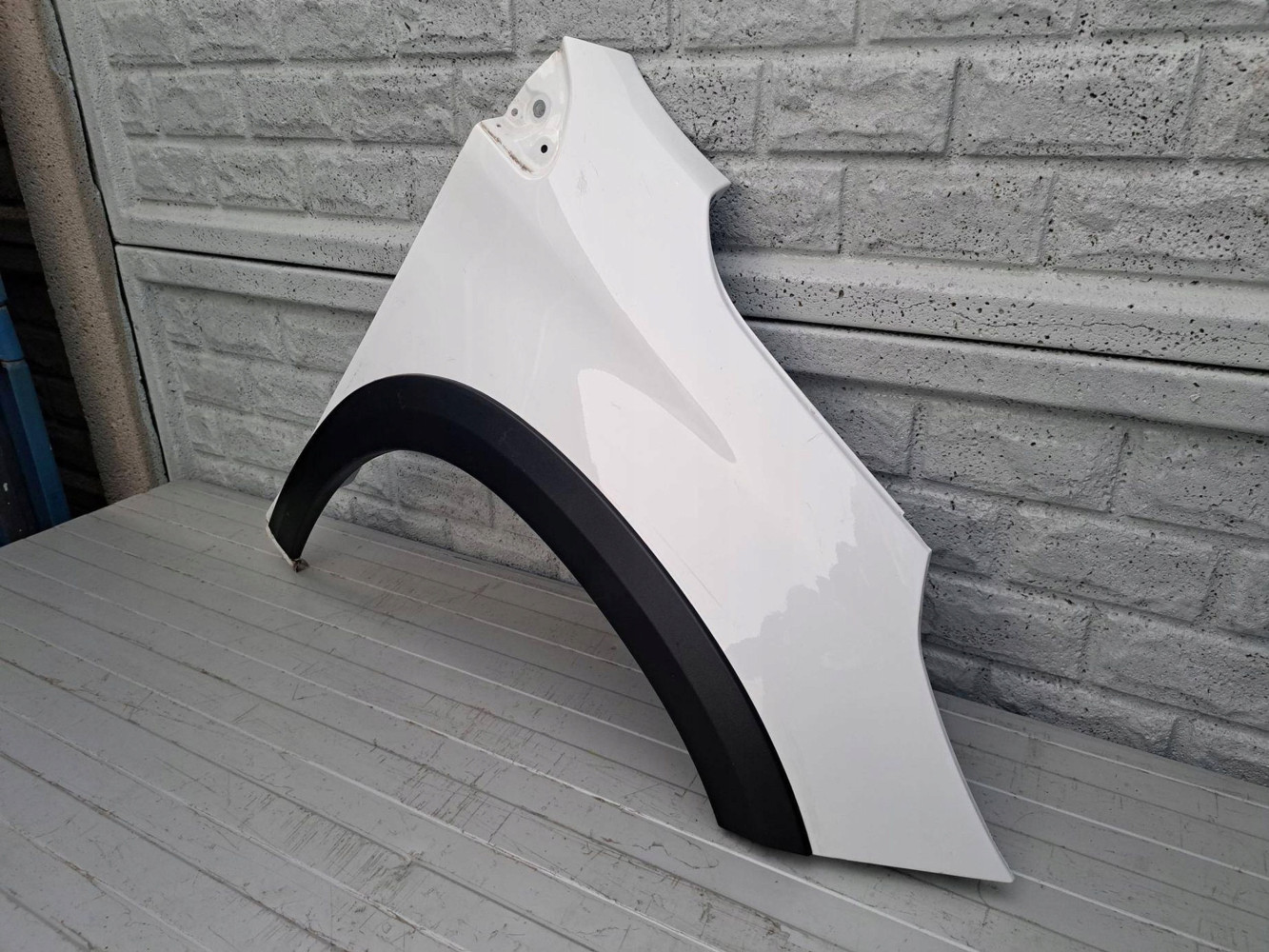 PEUGEOT 2008 14-18 BŁOTNIK PRZEDNI PRAWY - (17331215061)