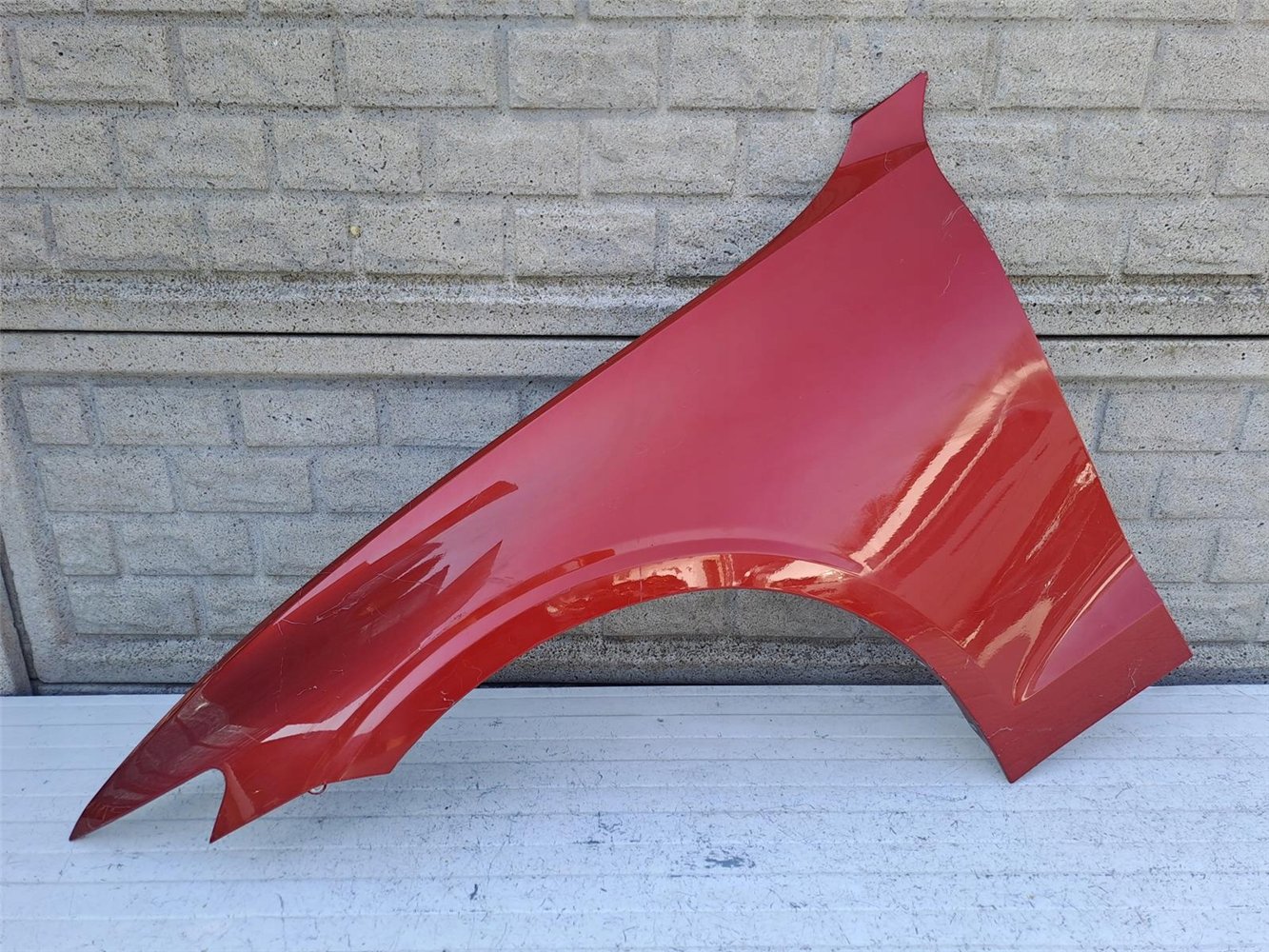 VOLVO V60 S60 2018-2024 BŁOTNIK LEWY PRZEDNI ORYGINAŁ (17133131688)