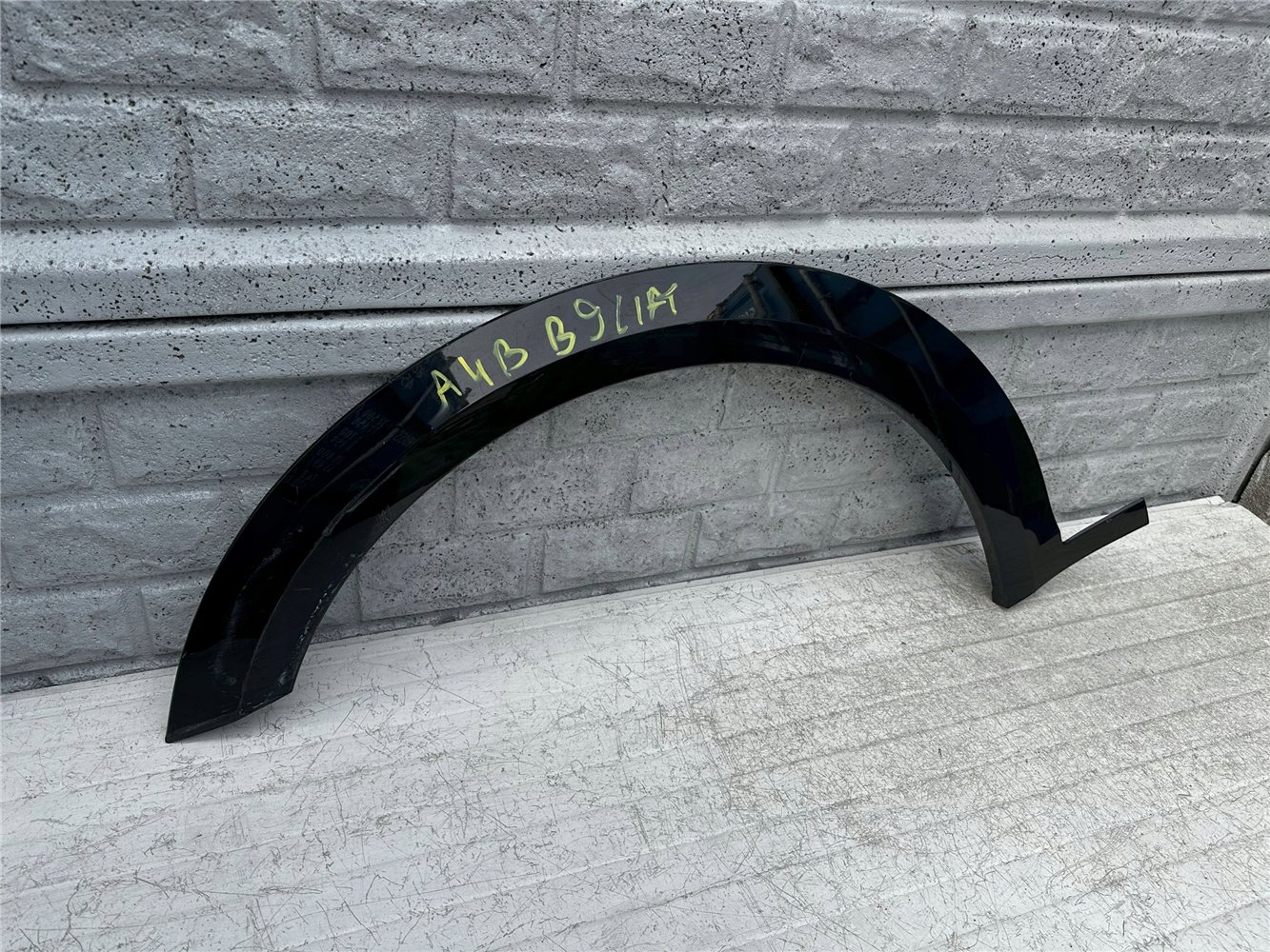 AUDI A4 B9 ALLROAD 8W9 LISTWA BŁOTNIKA LEWY PRZÓD 8W9 853 717 B ORYGINAŁ (17337980761)