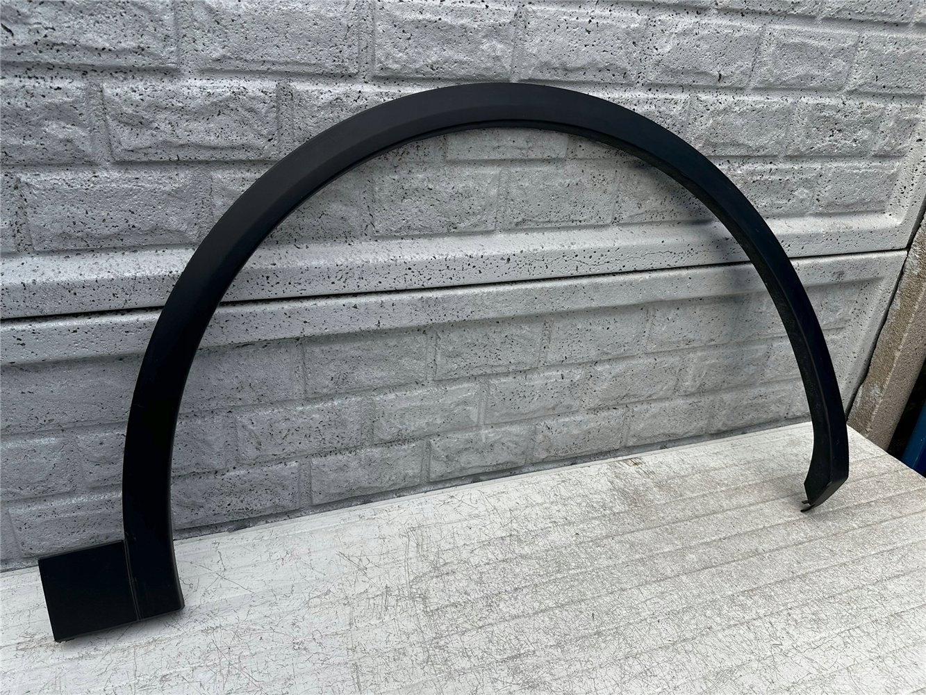 AUDI Q5 80A II LISTWA BŁOTNIKA PRAWY PRZÓD ORYGINAŁ (17338122376)