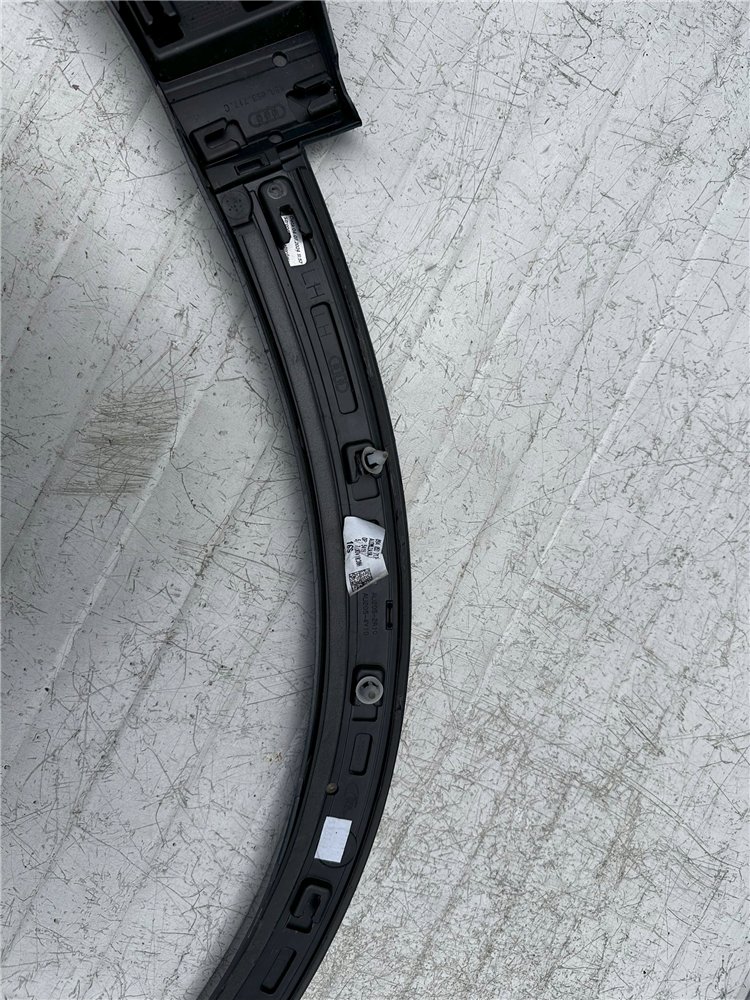 Audi Q4 e-tron 89A LISTWA BŁOTNIKA LEWY PRZÓD 89A.853.717.C ORYGINAŁ (17338234524)