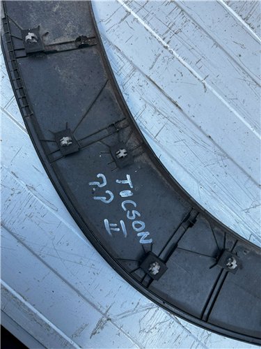 HYUNDAI TUCSON 2 II LISTWA NAKŁADKA BŁOTNIK PRAWY PRZÓD ORYGINAŁ (17350581560)