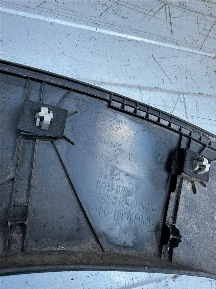 HYUNDAI TUCSON 2 II LISTWA NAKŁADKA BŁOTNIK PRAWY PRZÓD ORYGINAŁ (17350581560)