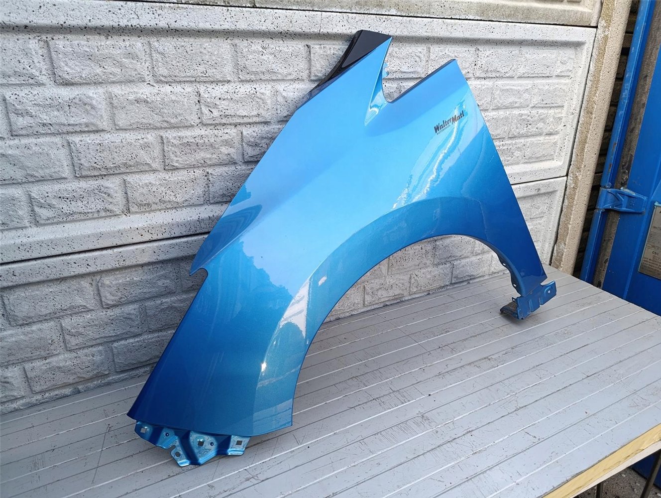 NISSAN LEAF II 17-23 BŁOTNIK PRZEDNI LEWY ORYGINAŁ (17350903260)