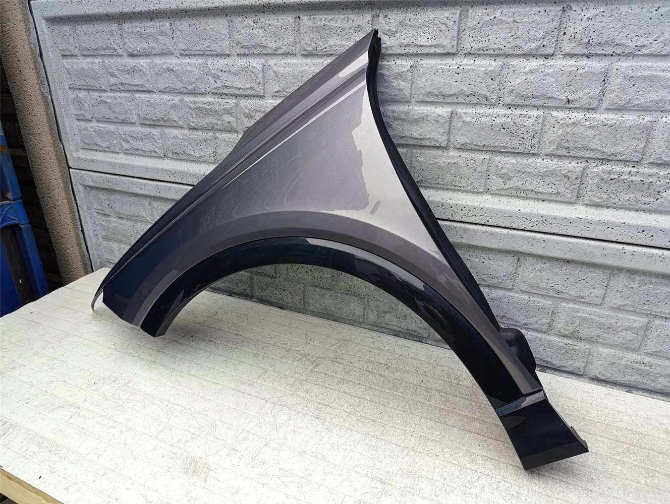 AUDI Q4 BŁOTNIK PRZEDNI LEWY ORYGINAŁ (17350964996)