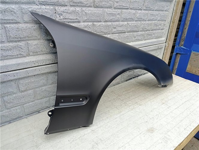 MERCEDES CLK W208 W 208 BŁOTNIK PRZEDNI PRAWY NOWY ORYGINAŁ (17351036781)