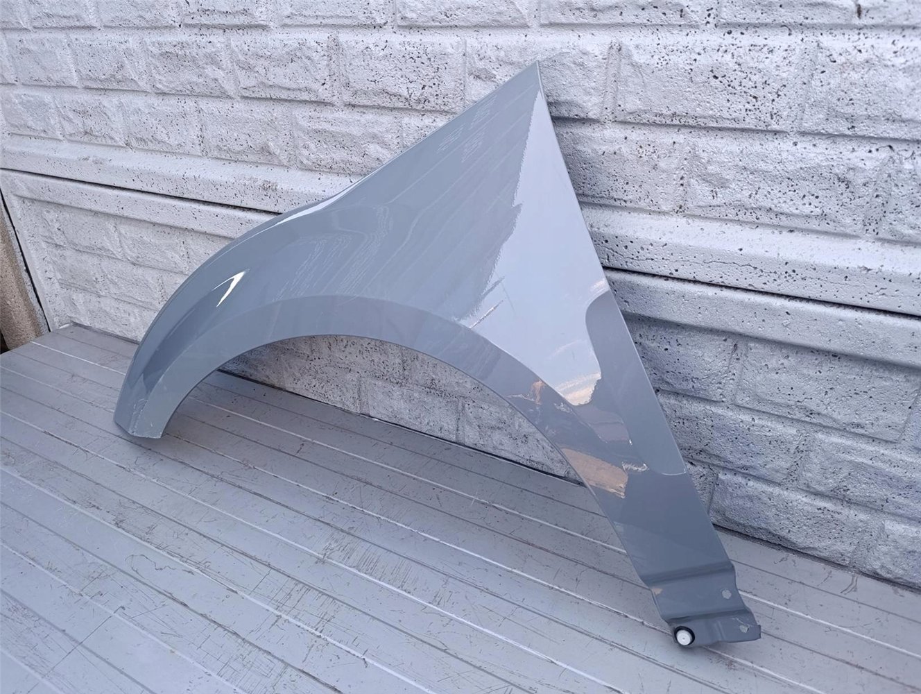 VOLVO EX30 2023- BŁOTNIK PRZEDNI LEWY ORYGINAŁ (17351114954)