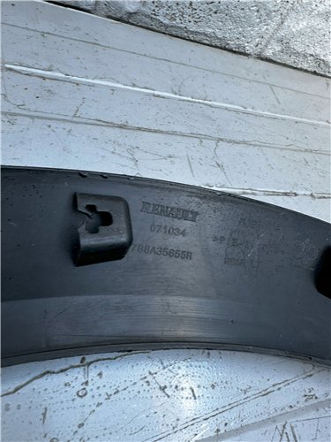 RENAULT CAPTUR 2 II LISTWA NAKŁADKA BŁOTNIK PRAWY PRZÓD ORYGINAŁ (17353224052)