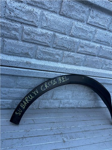 Subaru Crosstrek LISTWA NAKŁADKA BŁOTNIK LEWY PRZÓD ORYGINAŁ (17353477657)