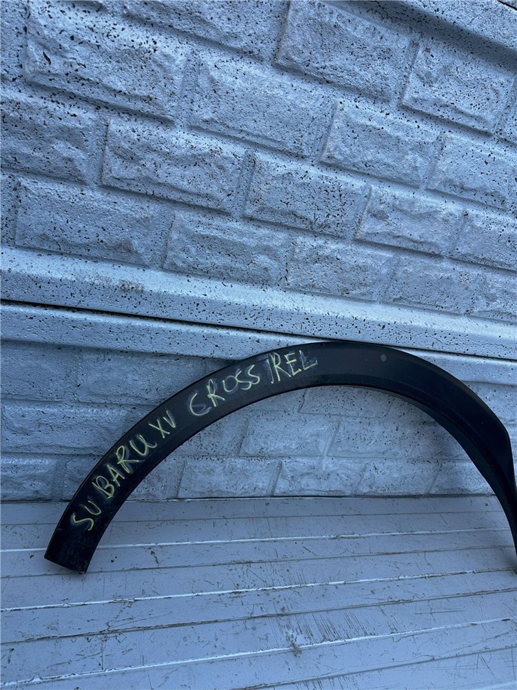 Subaru Crosstrek LISTWA NAKŁADKA BŁOTNIK LEWY PRZÓD ORYGINAŁ (17353477657)