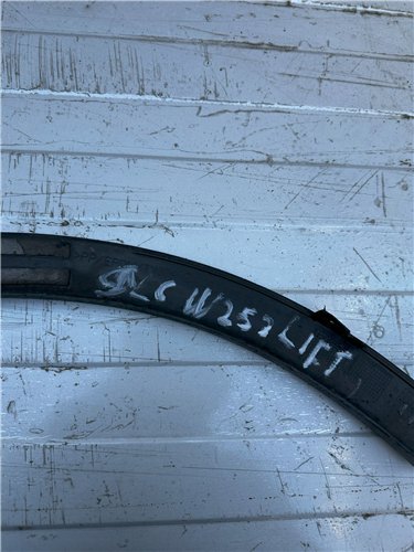 MERCEDES GLC W253 LIFT LISTWA NAKŁADKA BŁOTNIK LEWY PRZÓD ORYGINAŁ (17353516782)