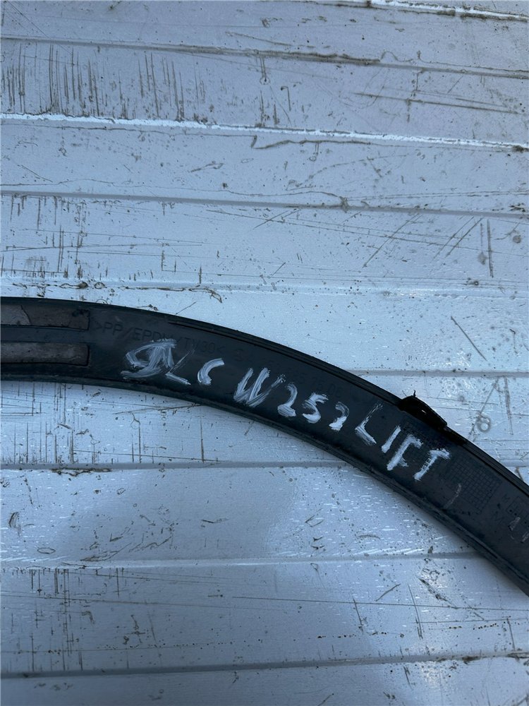 MERCEDES GLC W253 LIFT LISTWA NAKŁADKA BŁOTNIK LEWY PRZÓD ORYGINAŁ (17353516782)