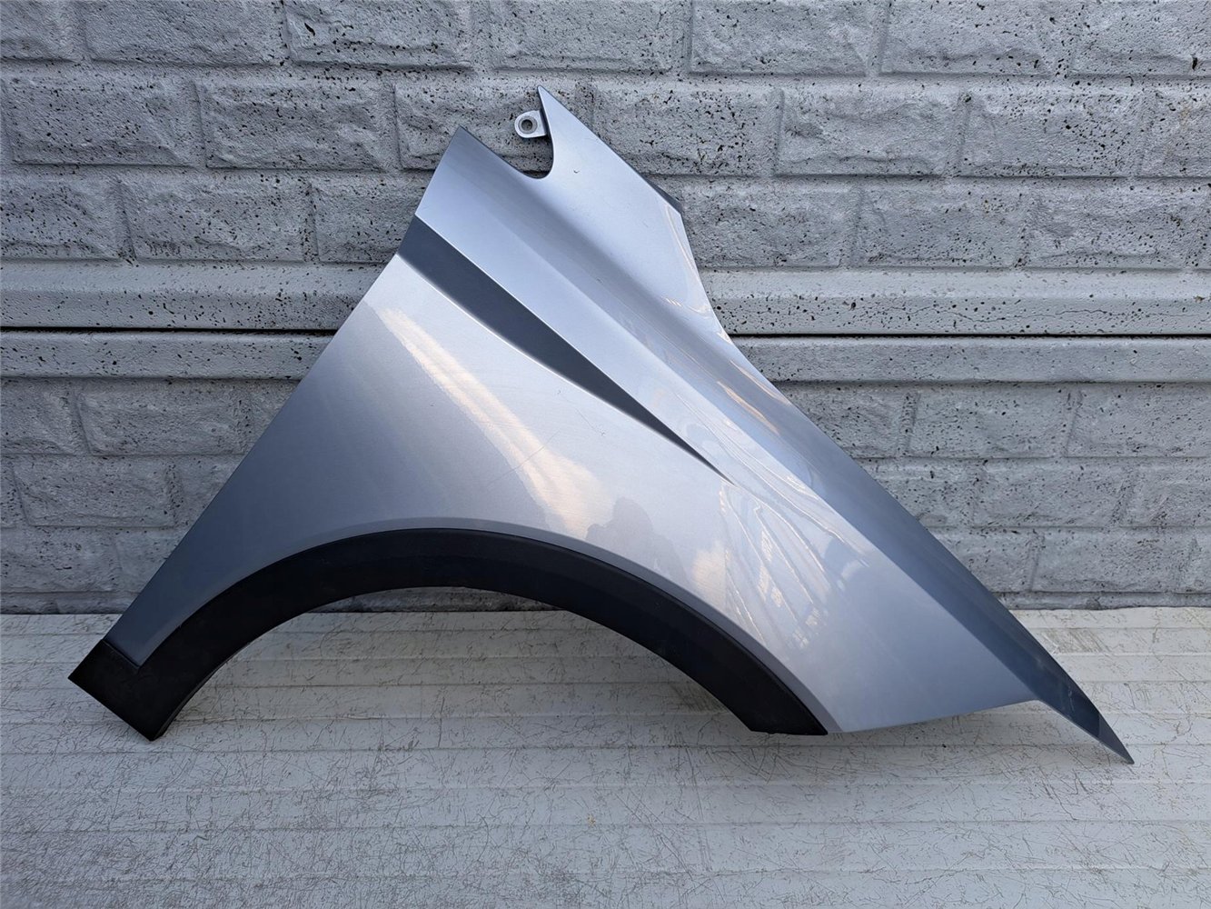 SEAT ARONA BŁOTNIK PRZEDNI PRAWY ORYGINAŁ (17357031635)