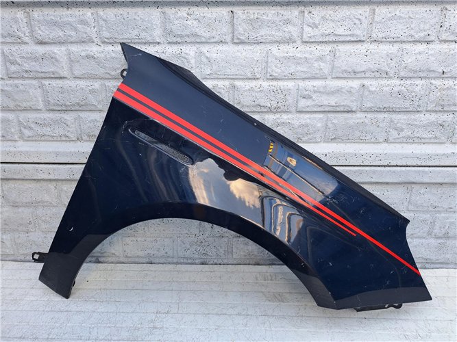 ALFA ROMEO GIULIETTA BŁOTNIK PRZEDNI PRAWY ORYGINAŁ (17357044781)