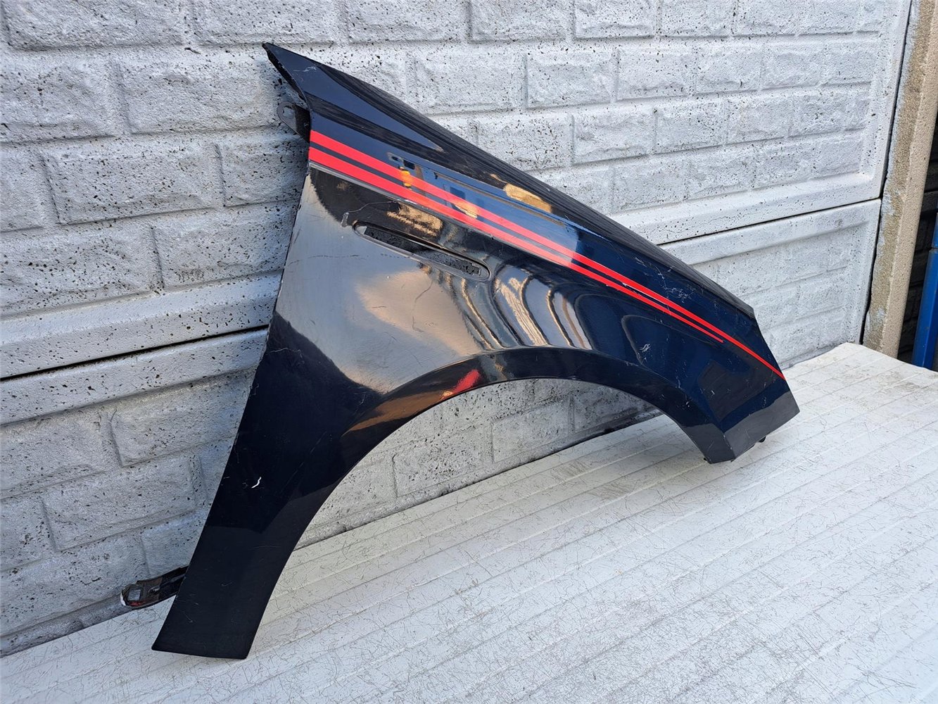 ALFA ROMEO GIULIETTA BŁOTNIK PRZEDNI PRAWY ORYGINAŁ (17357044781)