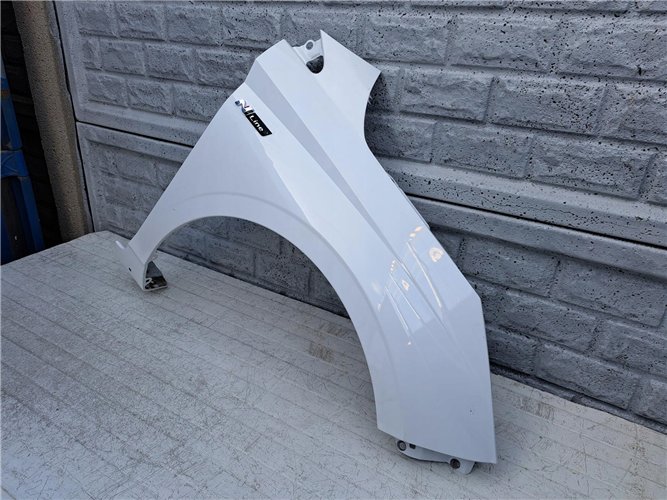 HYUNDAI I20 21-24 BŁOTNIK PRZEDNI PRAWY ORYGINAŁ (17357063614)