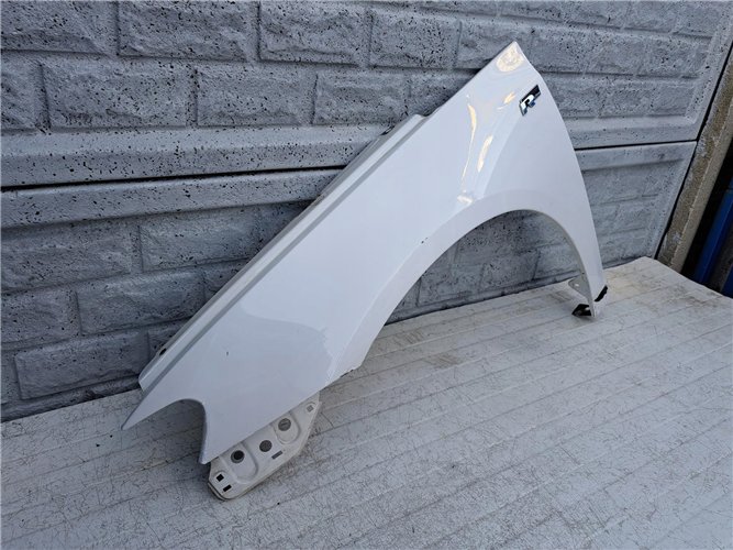 VW SCIROCCO BŁOTNIK PRZEDNI LEWY ORYGINAŁ (17357165188)