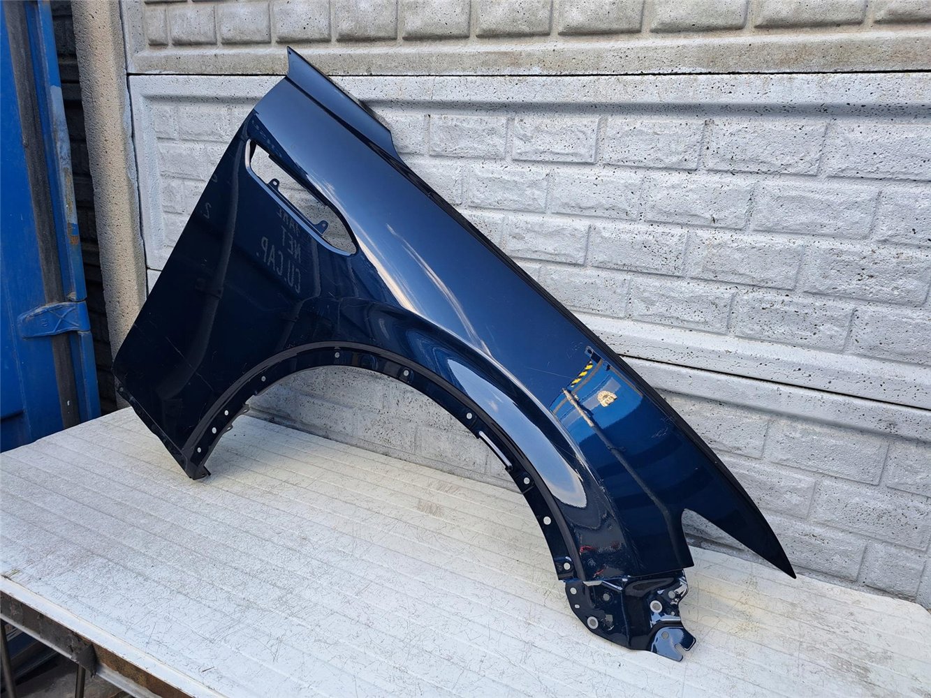 MAZDA CX60 CX-60 BŁOTNIK PRAWY PRZEDNI ORYGINAŁ (17357176437)