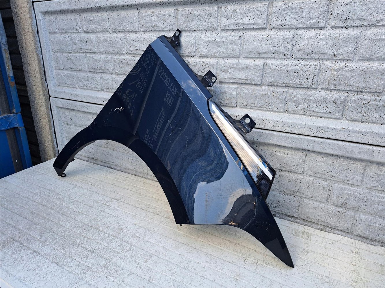 VW ID BUZZ 22- BŁOTNIK PRAWY PRZEDNI ORYGINAŁ (17357194556)