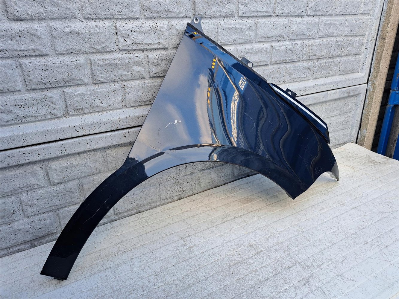 VW ID BUZZ 22- BŁOTNIK PRAWY PRZEDNI ORYGINAŁ (17357194556)