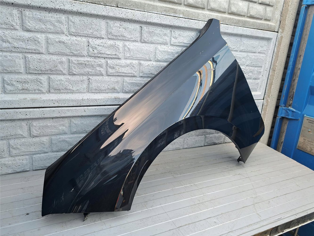 BMW 7 G70 2022- BŁOTNIK PRZEDNI LEWY ORYGINAŁ (17357236592)