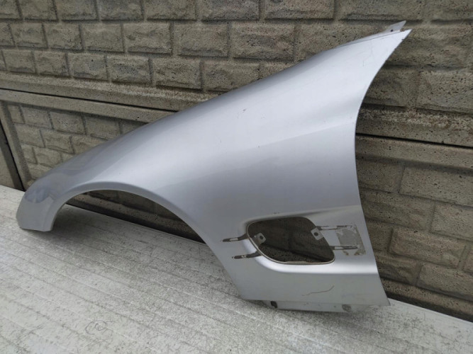 MERCEDES SL230 SL 230 BŁOTNIK LEWY PRZEDNI - (12223980714)
