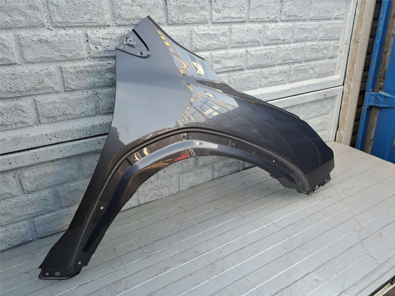 SUZUKI SX4 S CROSS 2022-24 BŁOTNIK PRAWY ORYGINAŁ (17357243637)