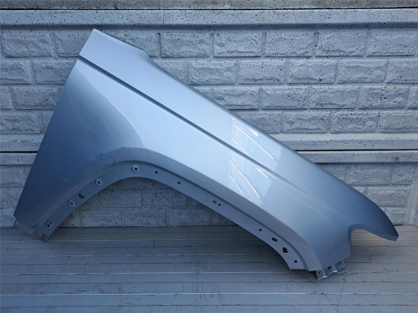 JEEP GRAND CHEROKEE V 5 4XE 21- 24 BŁOTNIK PRAWY ORYGINAŁ (17357253229)