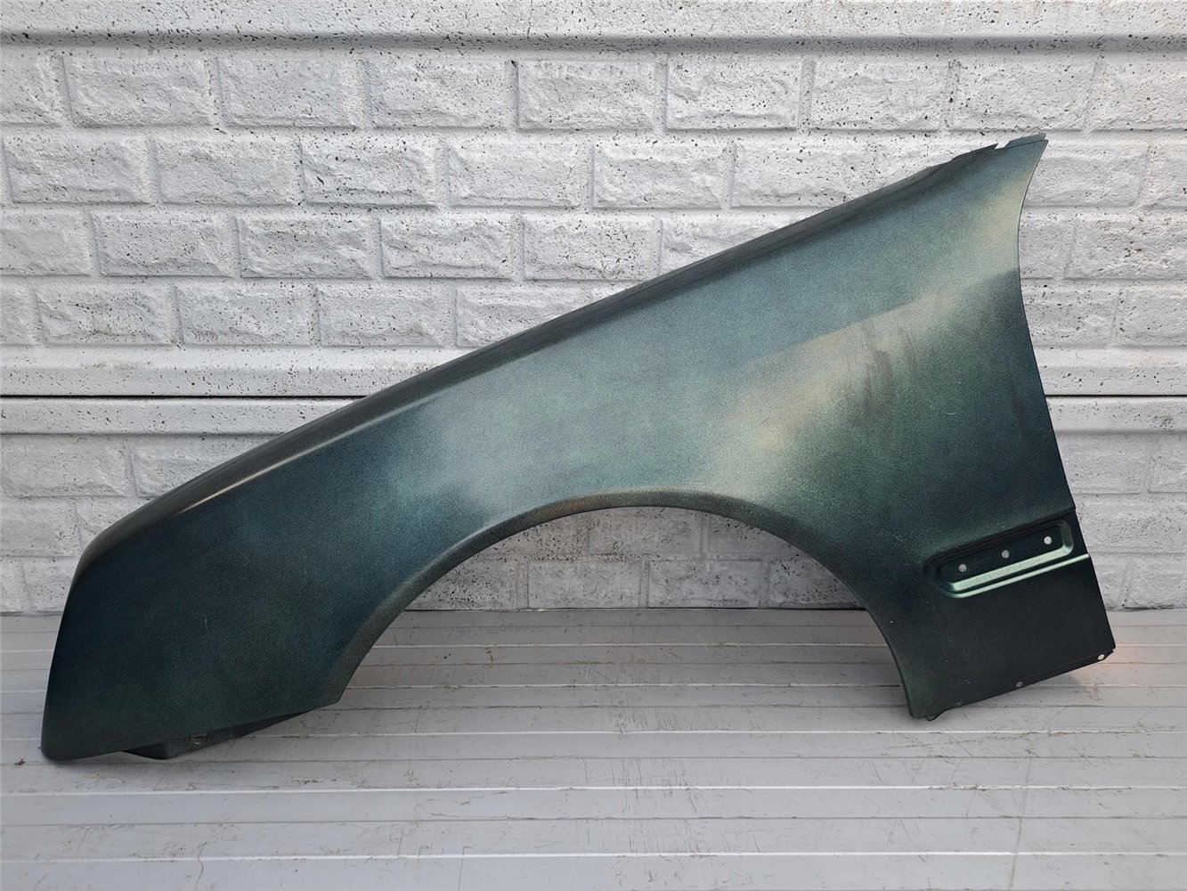 MERCEDES CLK W208 W 208 BŁOTNIK PRZEDNI LEWY ORYGINAŁ (17357260406)