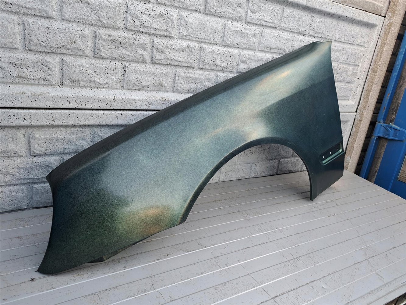 MERCEDES CLK W208 W 208 BŁOTNIK PRZEDNI LEWY ORYGINAŁ (17357260406)