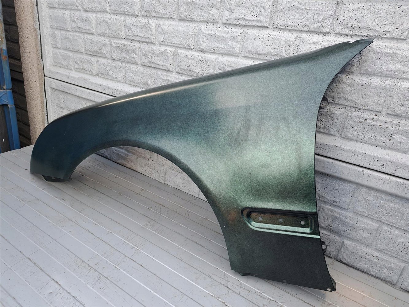 MERCEDES CLK W208 W 208 BŁOTNIK PRZEDNI LEWY ORYGINAŁ (17357260406)