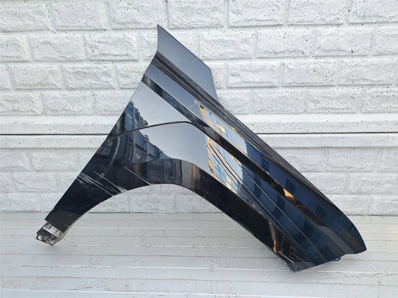 HYUNDAI KONA 2 II 2022 - 2024 BŁOTNIK PRAWY PRZEDNI ORYGINAŁ (17357379238)