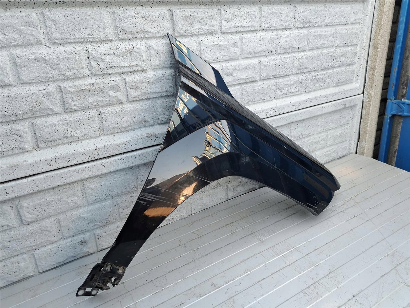 HYUNDAI KONA 2 II 2022 - 2024 BŁOTNIK PRAWY PRZEDNI ORYGINAŁ (17357379238)