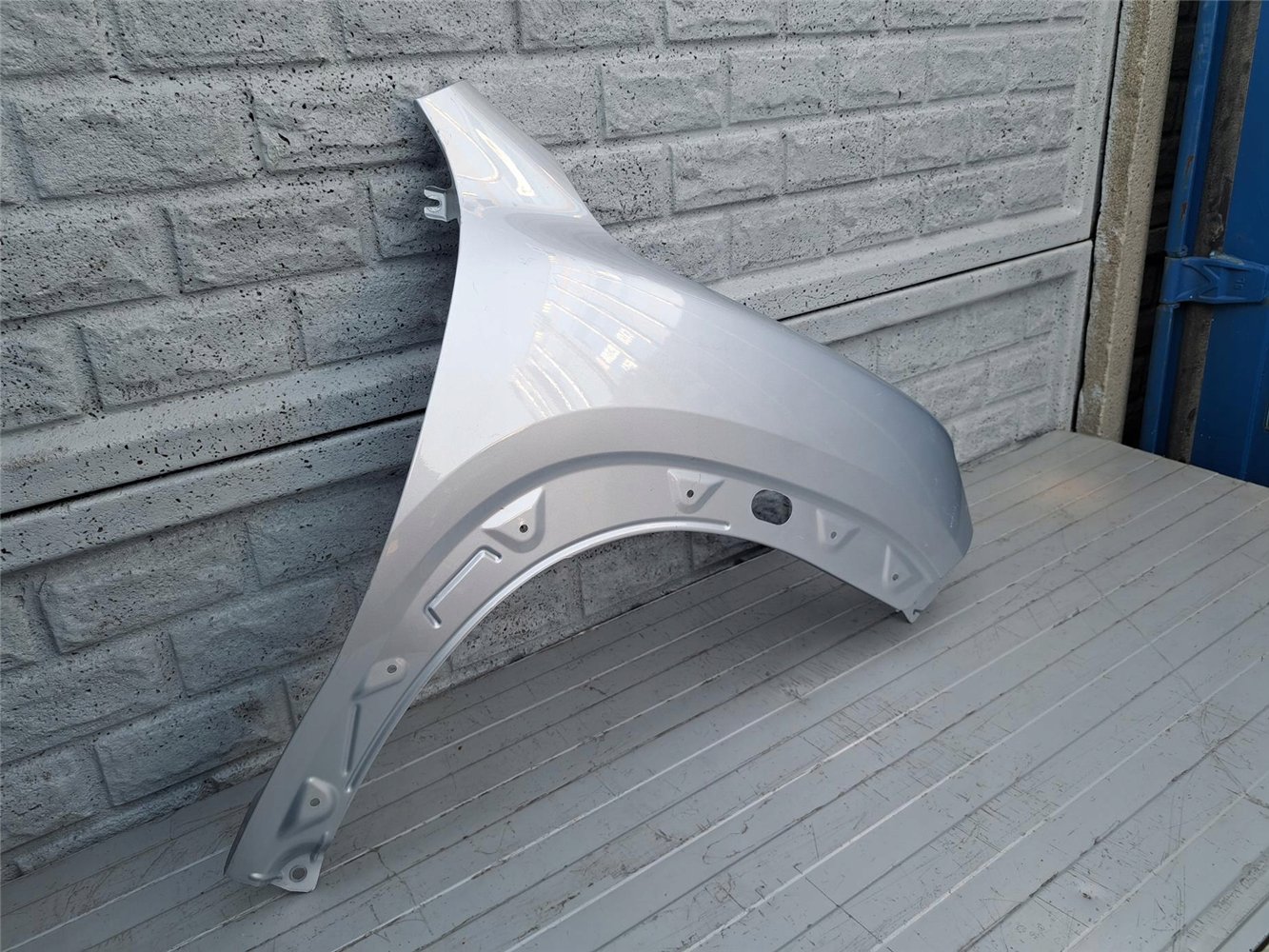 DACIA SPRING 2021- BŁOTNIK PRZEDNI PRAWY ORYGINAŁ (17357412048)