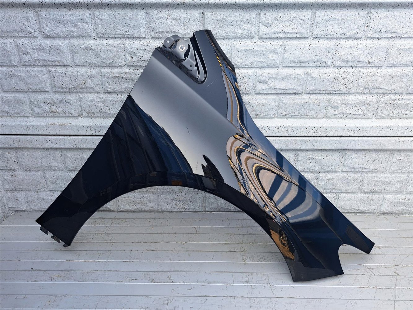 MERCEDES B-KLASA W247 W 247 BŁOTNIK PRAWY PRZEDNI ORYGINAŁ (17366373911)