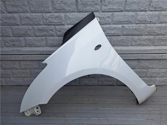 SUZUKI SWIFT Mk7 10-17 BŁOTNIK PRZEDNI LEWY ORYGINAŁ (17366442300)