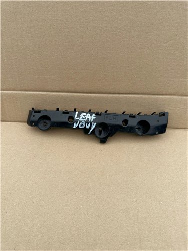 NISSAN LEAF 17- MOCOWANIE ZDERZAKA 5SK0A ORYGINAŁ (17371287300)