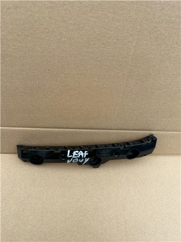 NISSAN LEAF 17- MOCOWANIE ZDERZAKA 5SK0A ORYGINAŁ (17371287300)